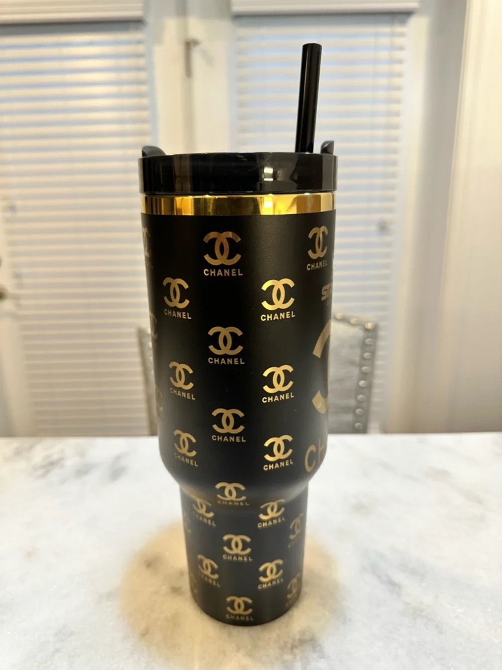 Stanley Chanel Unique Collaboration 40oz Black & Gold Tumbler - Picture 4 of 8